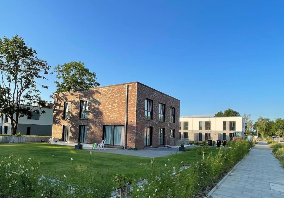 Fully Equipped Apartment 3 Rooms 5 Bed Hamburg-Harburg Buitenkant foto