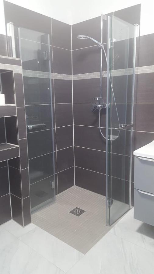 Fully Equipped Apartment 3 Rooms 5 Bed Hamburg-Harburg Buitenkant foto