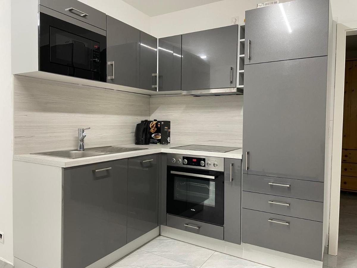 Fully Equipped Apartment 3 Rooms 5 Bed Hamburg-Harburg Buitenkant foto