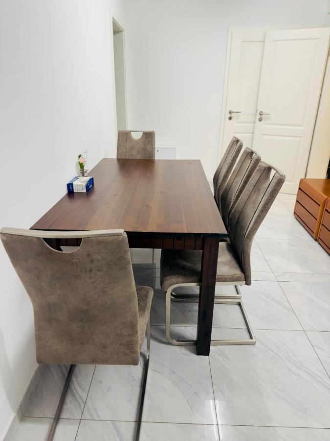 Fully Equipped Apartment 3 Rooms 5 Bed Hamburg-Harburg Buitenkant foto